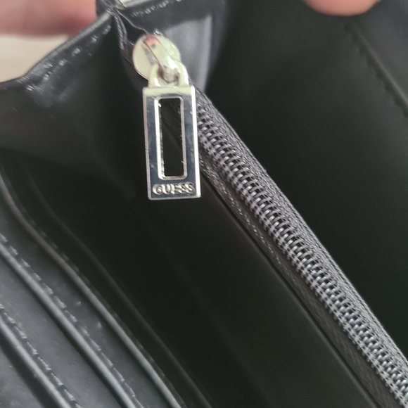 Guess Wallet - Picture 3 of 3